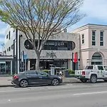 Prime Location Handy Cbd& Restaurants